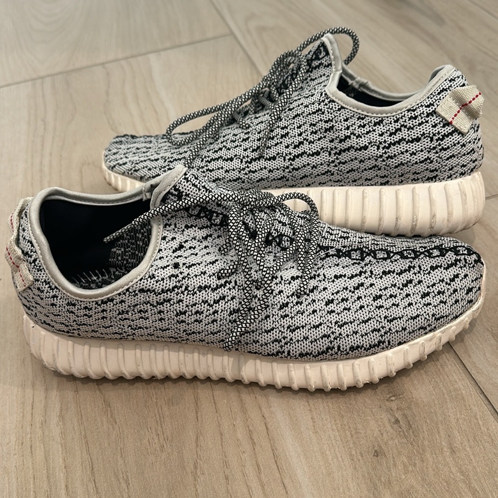 Yeezy Boost 350 'Turtle Dove' 2022 Black & White Men’s Sneakers (Copy)